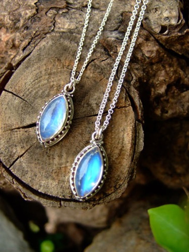 ♦ My.Crystal ♦ Blue Moonstone Silver Pendant Hand - Necklaces - Gemstone Blue