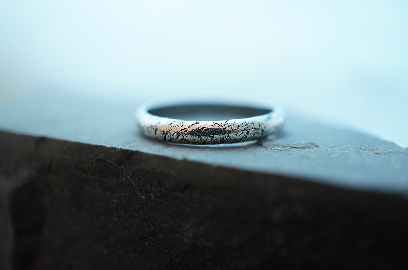 【janvierMade】Delicate Universe Sterling Silver Ring / Contemporary Textured Ring / 925 Sterling Silver Handmade - General Rings - Other Metals White