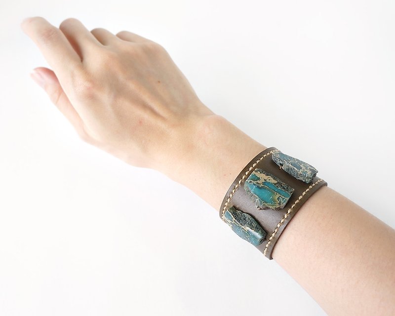 Genuine Leather Cuff Bracelet with Raw Turquoise Jasper Stones - สร้อยข้อมือ - หนังแท้ 