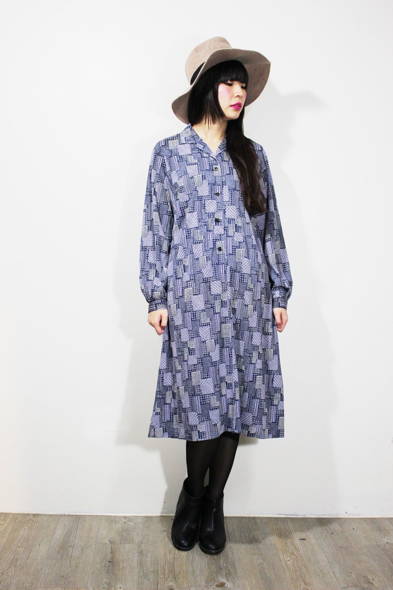 F549 (Vintage) squares unique combination of blue and purple-breasted long-sleeved dress bust {vintage} - ชุดเดรส - วัสดุอื่นๆ สีน้ำเงิน