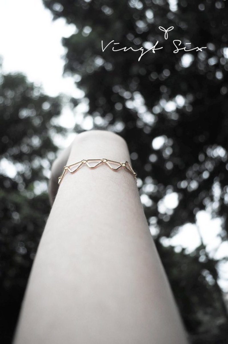 Golden Triangle (bracelet) - สร้อยข้อมือ - โลหะ 