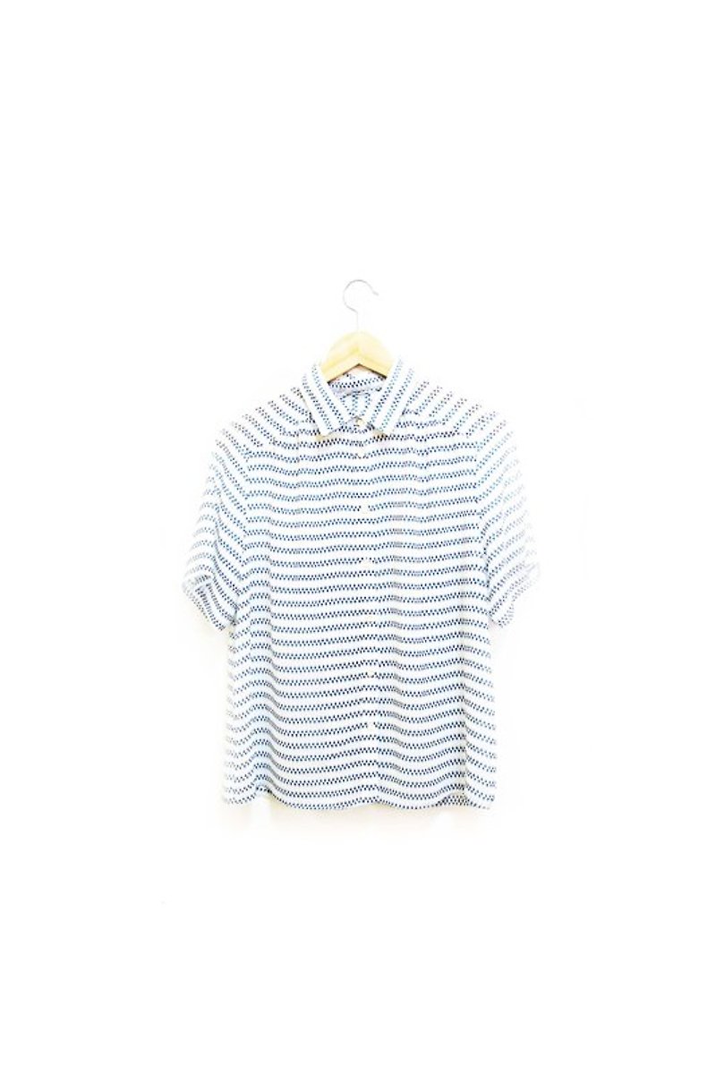 【Wahr】藍紋襯衫  - Women's Shirts - Other Materials Multicolor