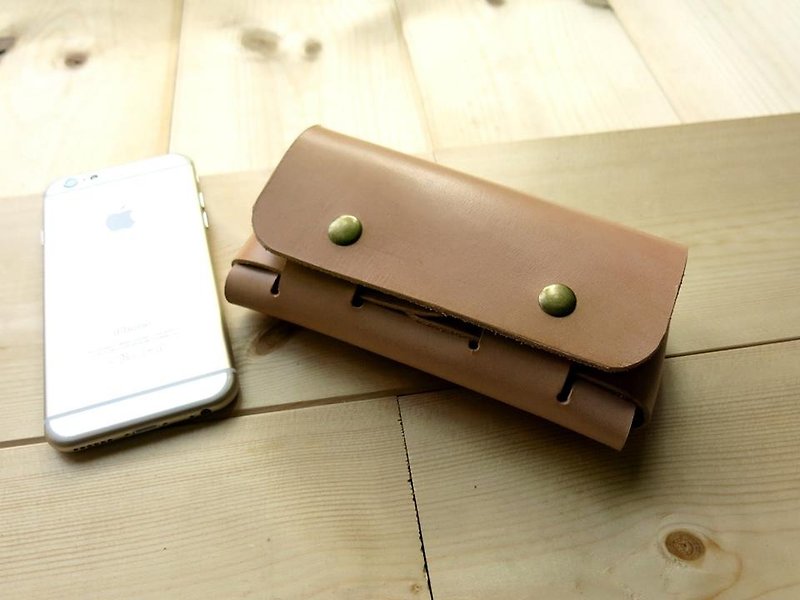 【ジェーンワンピース]ボディパック手作り革携帯電話ケース/ガラスは一般寸法ボックス - スマホケース - 革 ブラウン
