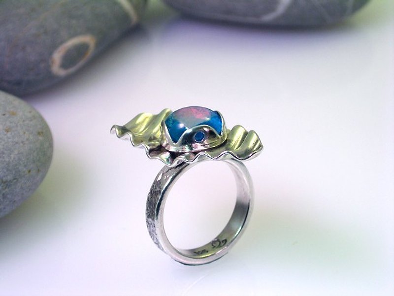 Blue glass silver ring - แหวนทั่วไป - โลหะ สีน้ำเงิน