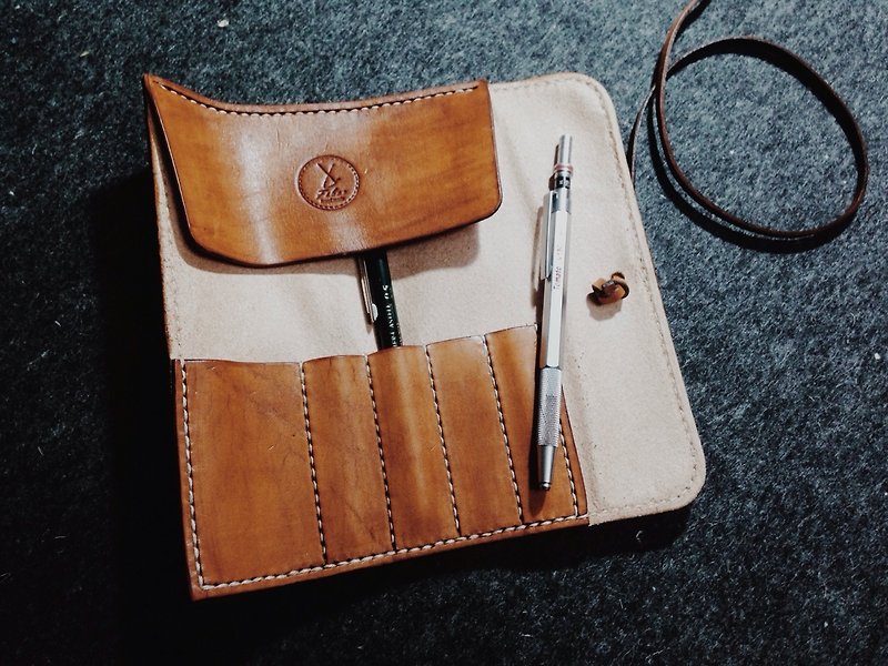 Fiber hand-made hand-sewn vegetable tanned leather scroll pencil case retro brown - กล่องดินสอ/ถุงดินสอ - หนังแท้ สีนำ้ตาล