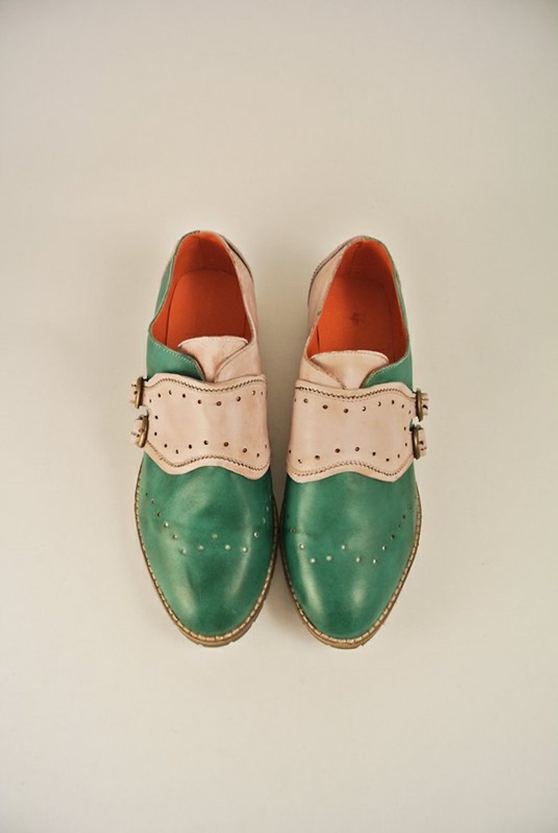 去動物園郊遊會唱歌。擦色牛皮孟克尖頭平底鞋。 - Women's Casual Shoes - Genuine Leather Khaki