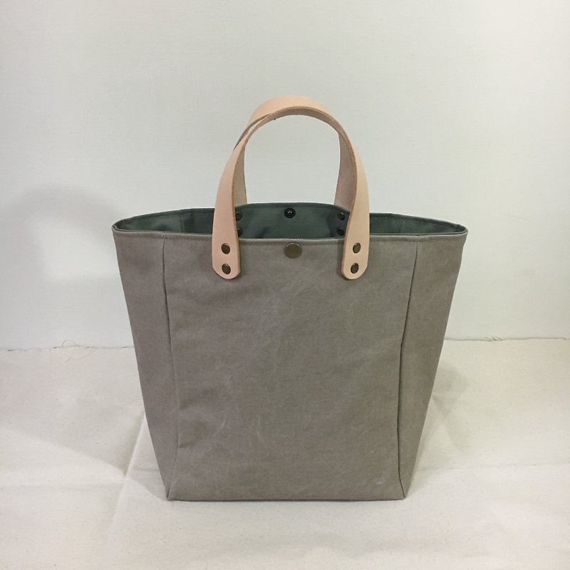 Simple Tote Bag, Gray Brown, Brown and Green Handle, 2.5cm Inside - กระเป๋าถือ - ผ้าฝ้าย/ผ้าลินิน สีกากี