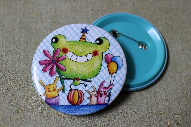 Large badge (frog stepping on the ball) - อื่นๆ - โลหะ 