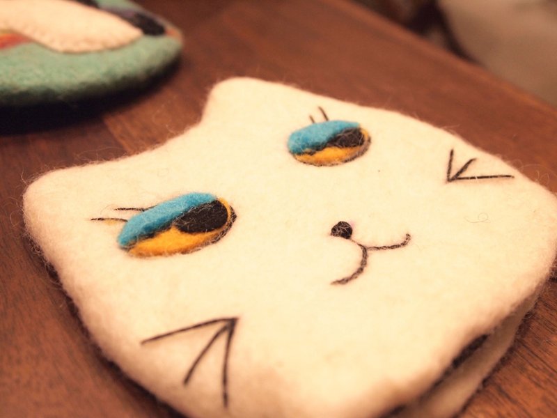 purin select zakka (BJB1509014) wool felt packet / proud cat - ที่ห้อยกุญแจ - ขนแกะ ขาว