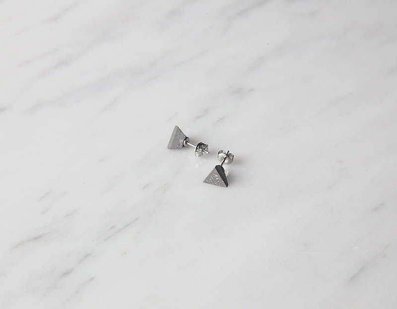 22DesignStudio_ cement earrings -tetrahedro - Earrings & Clip-ons - Cement Gray