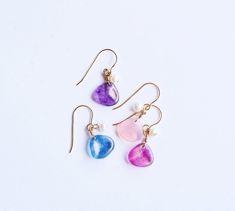 Mini Flower Earrings Glass Pearl Natural Freshwater Pearl 14K GF Pocket Cute Gift Natural Stone Jewelry - ต่างหู - แก้ว สีม่วง