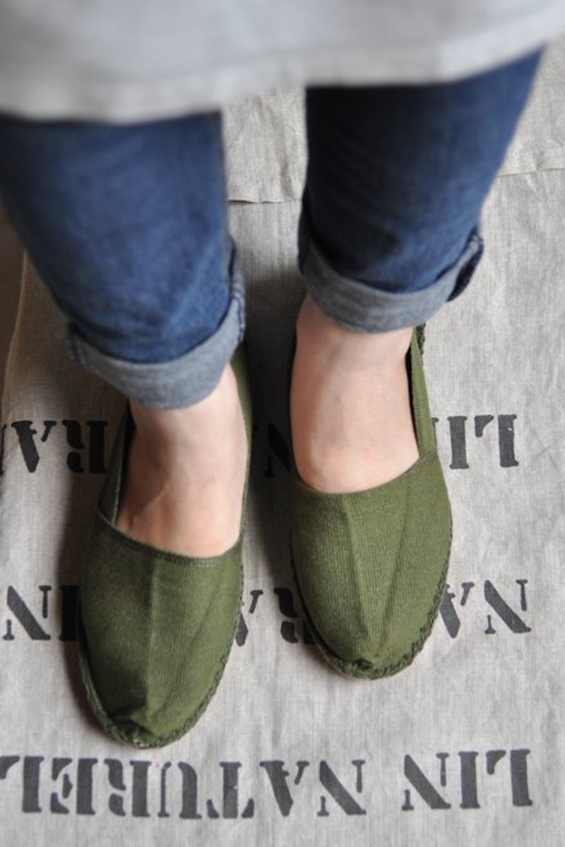 法國草編鞋(橄欖綠) - รองเท้าลำลองผู้หญิง - พืช/ดอกไม้ สีเขียว