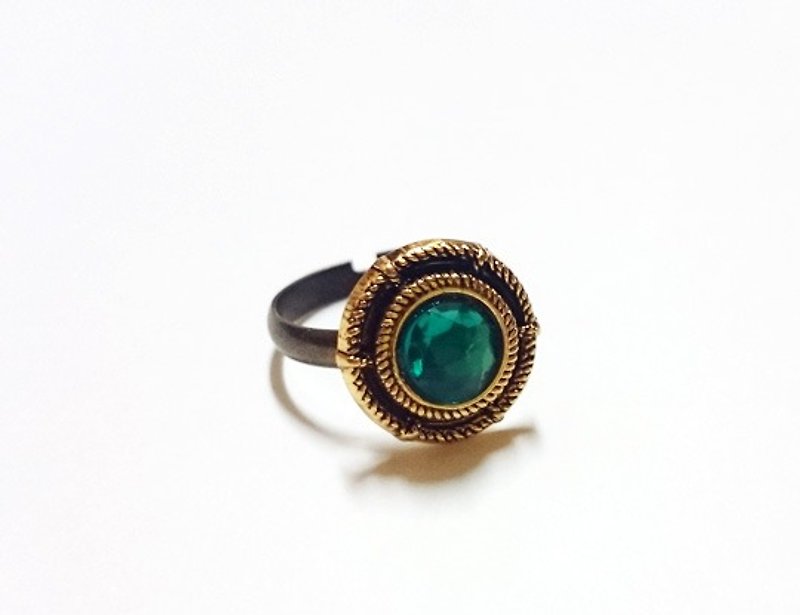 Emerald retro ring - แหวนทั่วไป - พลาสติก สีเขียว
