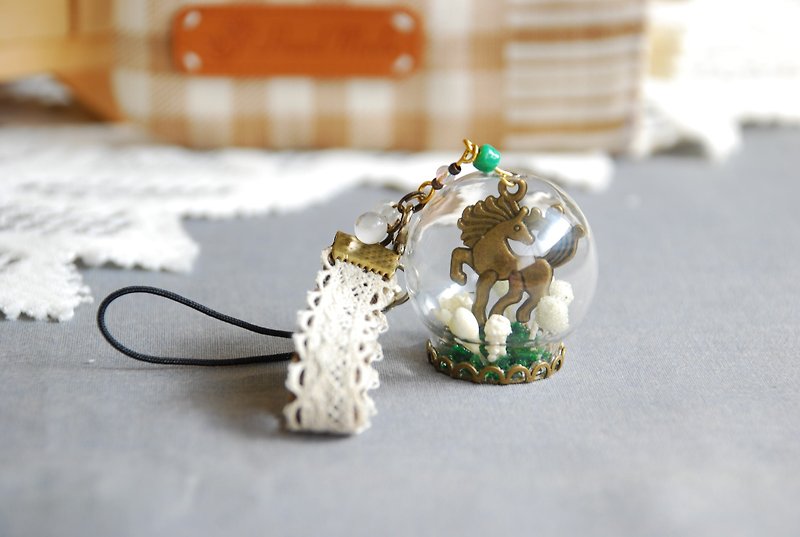 :: Cat Princess:: Little Glass World ~ Horse on the Grassland // Charm/ Changeable Key Ring - พวงกุญแจ - แก้ว สีกากี