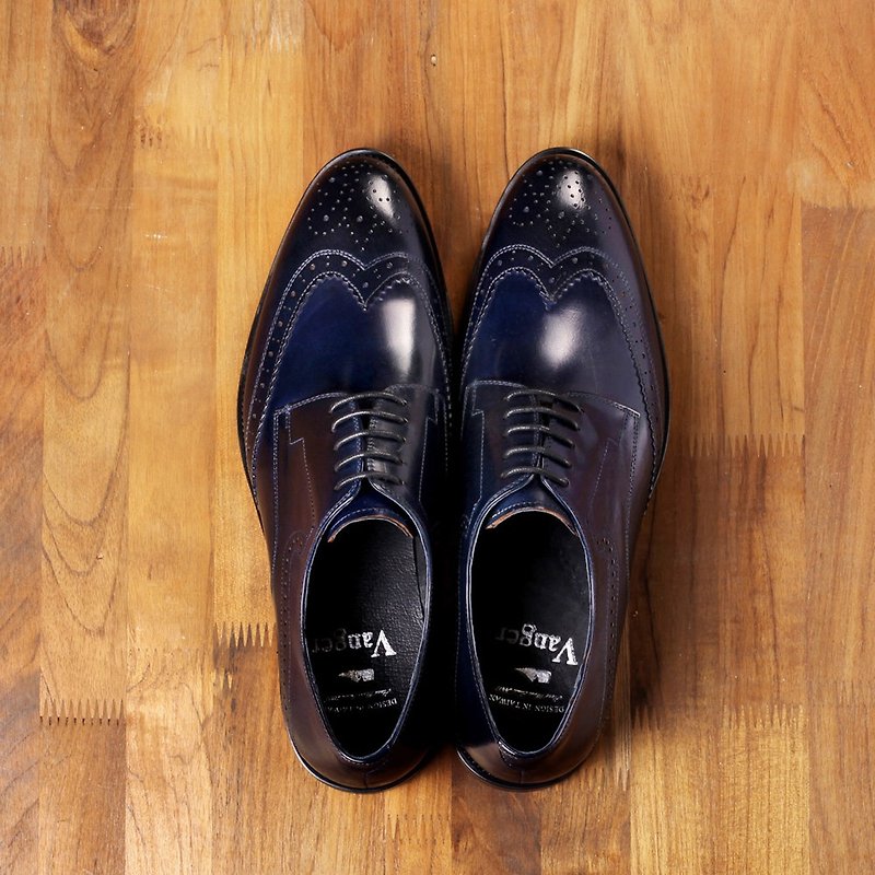 Vanger elegant and beautiful ‧Modern Yingshi brogue carved leather shoes Va137 fashionable dark blue - Men's Oxford Shoes - Genuine Leather Blue