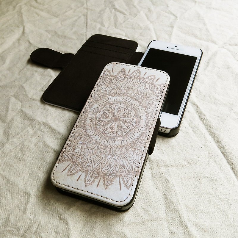 OneLittleForest - 原創手機保護套- iPhone 4, iPhone 5, iPhone 5c- 印度圖騰 - 手機殼/手機套 - 其他材質 咖啡色