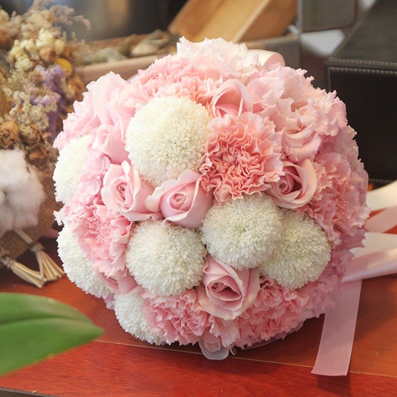 漫花草-白粉色系新娘捧花 客製化婚禮捧花 歐式鮮花捧花 - 胸針 - 植物．花 粉紅色