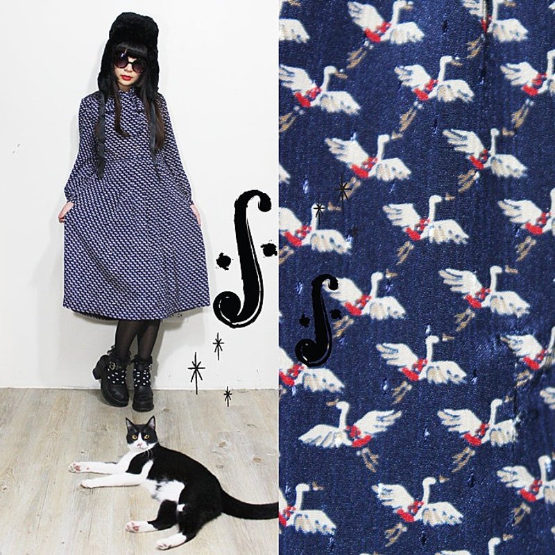 Fairy Farm Factory(Vintage)深藍色滿滿飛鶴圖樣布花質感絲質長袖洋裝 [古著] - 連身裙 - 其他材質 藍色