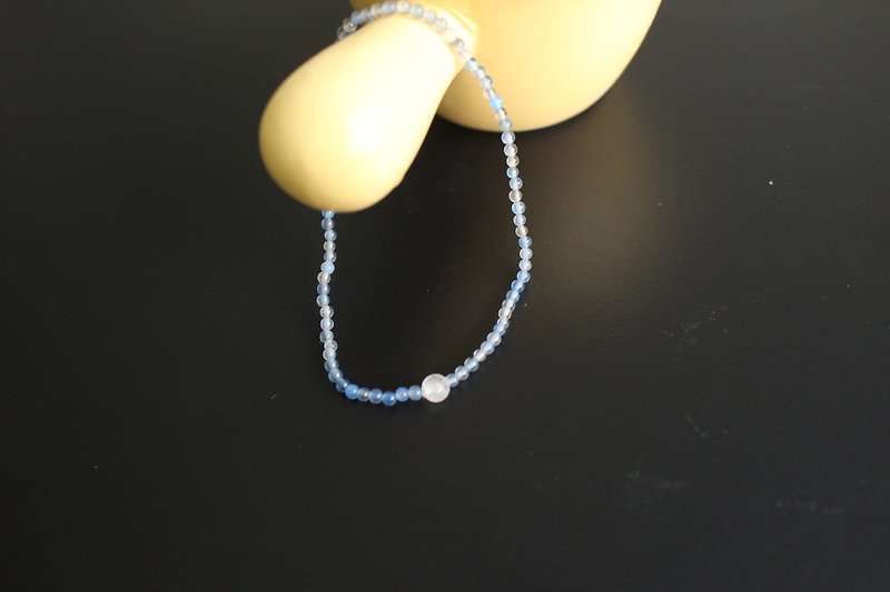☆,.-*'108 perles blue sky / ice blue chalcedony bracelet 2MM - Bracelets - Gemstone Blue