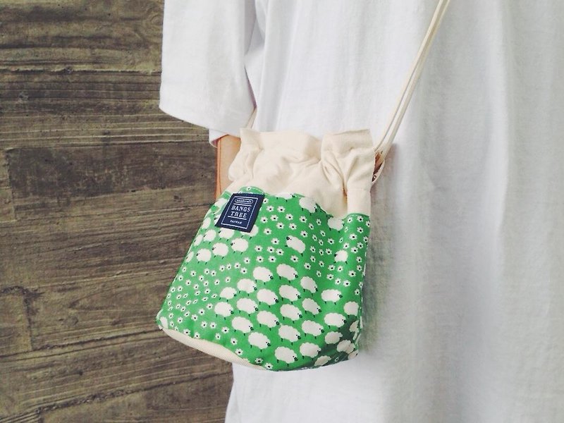 ::瀏海樹:: 側背水桶包_ 小綿羊  (東京限量款) - Messenger Bags & Sling Bags - Other Materials Green