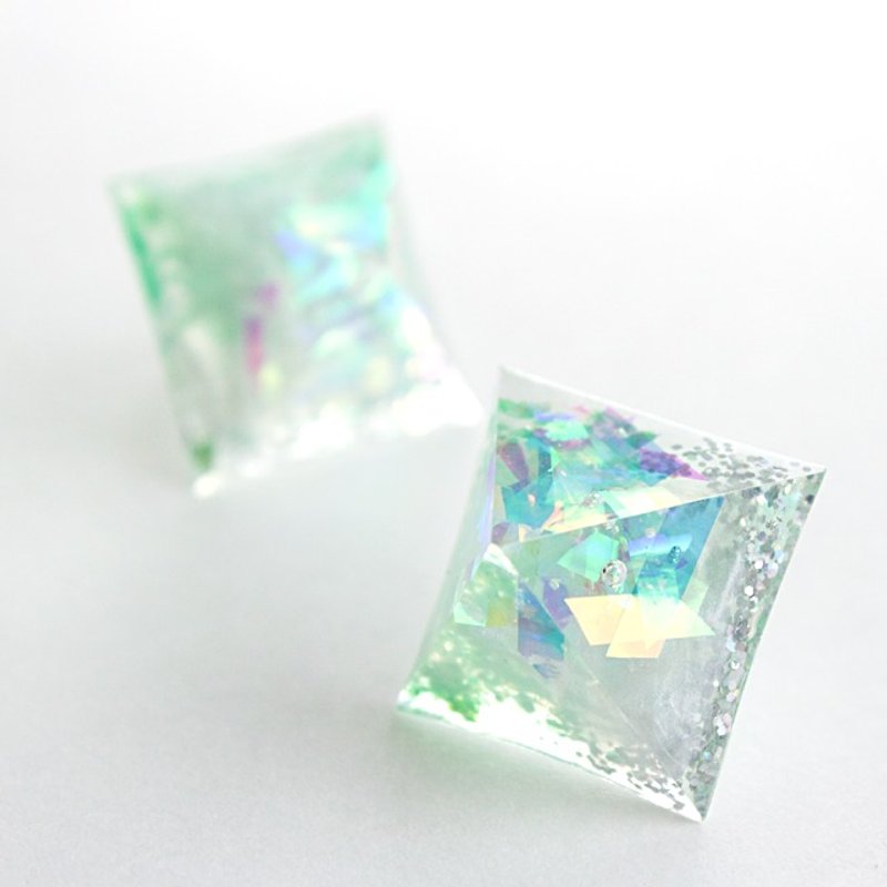 Pyramid earrings (sprite) - ต่างหู - วัสดุอื่นๆ สีเขียว