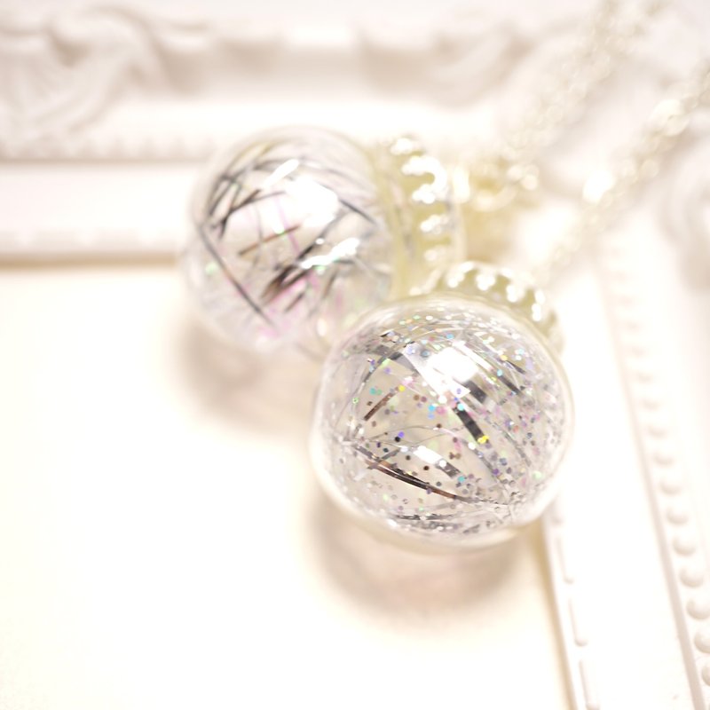 手作りの模造光沢のあるクリスマスボールガラス玉のネックレス - チョーカー - ガラス 