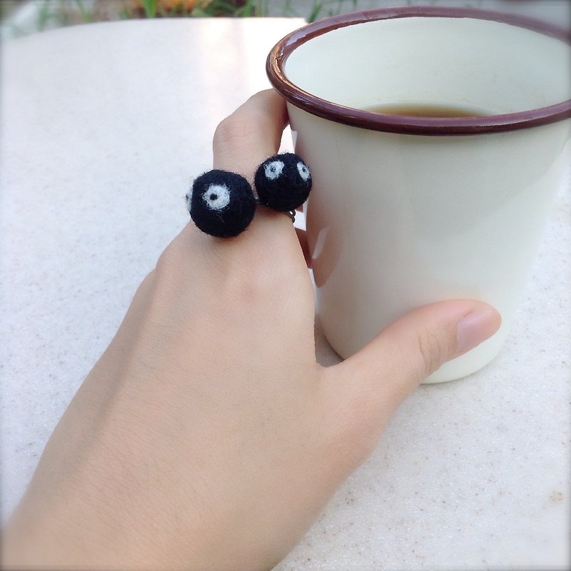 Ring ◎ capture the tiny black dot - แหวนทั่วไป - ขนแกะ สีดำ
