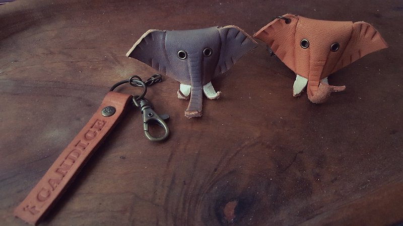 Small gray / original skin Mike elephant stereo pure leather key models - customizable name - Keychains - Genuine Leather Gray