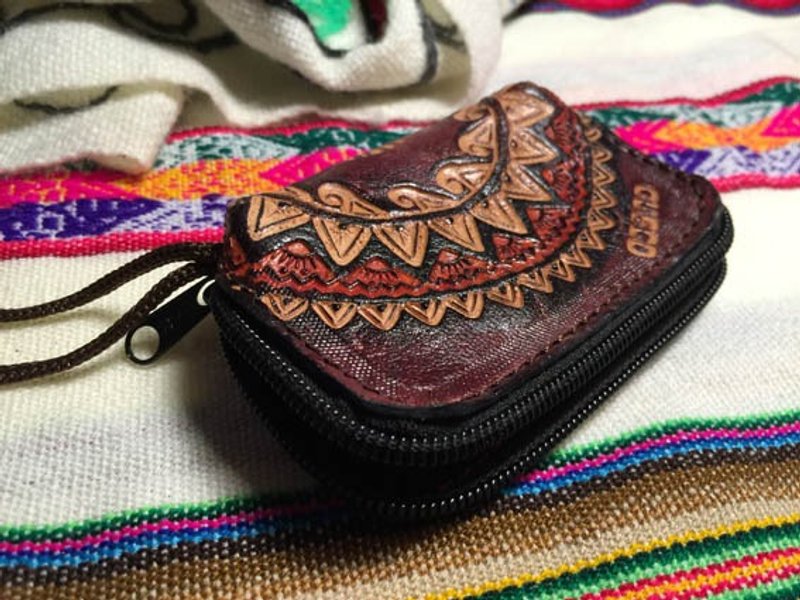 Dyeing leather handle small purse - leather imprinted Totem (Sun) - Coin Purses - Genuine Leather Brown