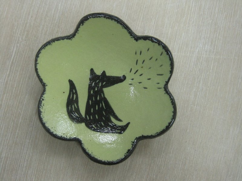 DoDo 手作りのささやき アニマルシルエットシリーズ キツネの花皿（グリーン） - 小皿 - 陶器 グリーン