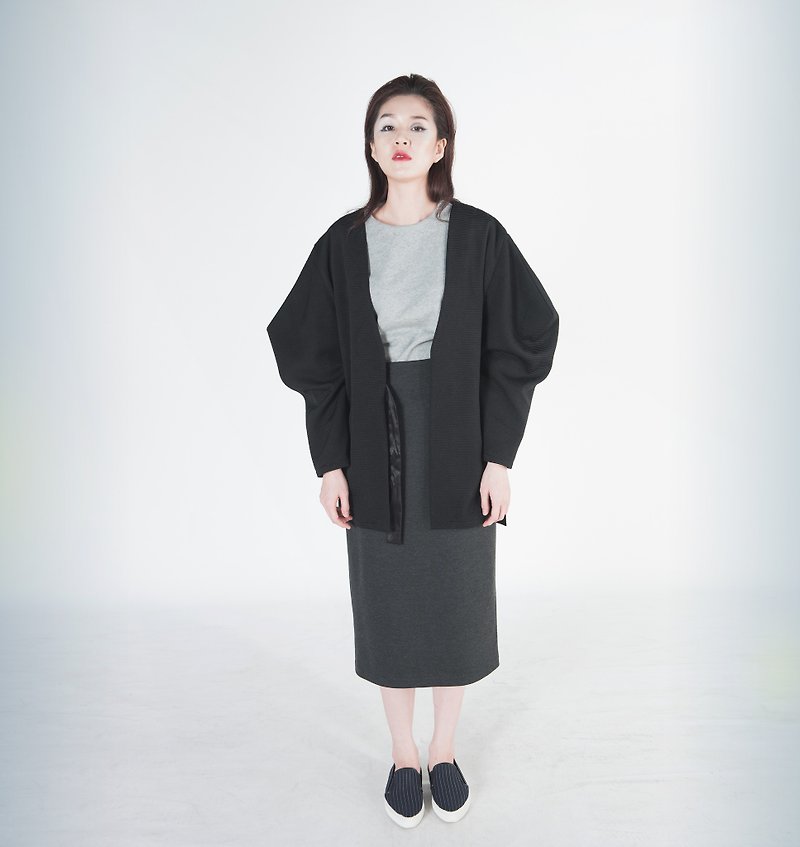 Clivia Structured Sleeves Wrap Wool Cardigan (Deluxe Series) - เสื้อแจ็คเก็ต - วัสดุอื่นๆ สีดำ
