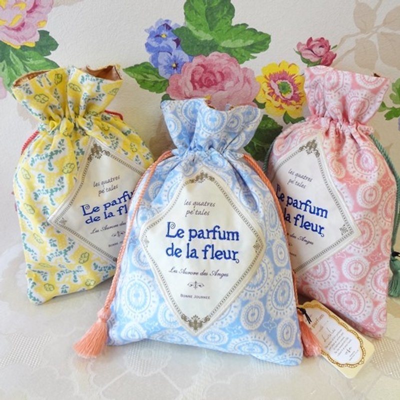 [ChouChou Lista] Japanese Classical Macaron Fragrance Storage Bag - กระเป๋าเครื่องสำอาง - เส้นใยสังเคราะห์ 