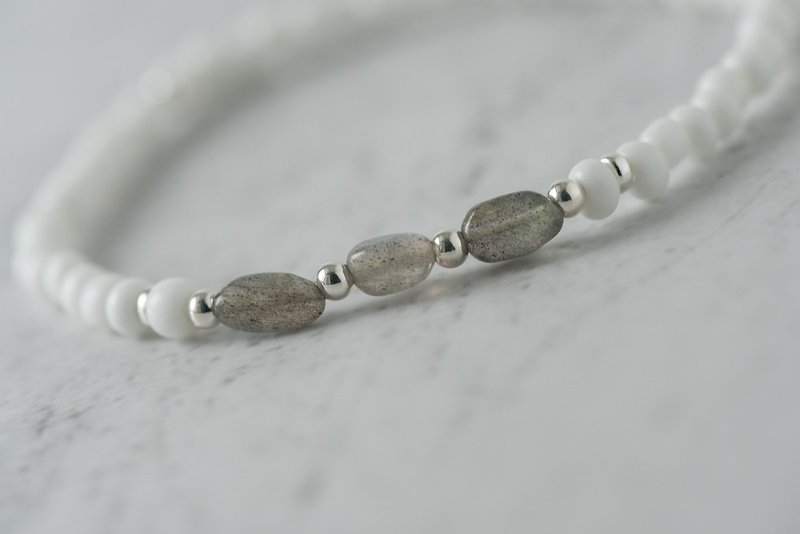 snow. White colored glaze bracelets. Type a Labradorite ore main Stone - Bracelets - Other Materials White