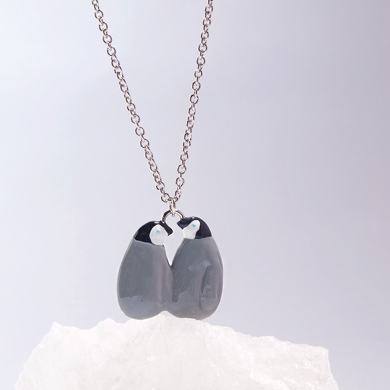 夫妻企鵝琺瑯黃銅項鍊 - 項鍊 - 其他金屬 灰色