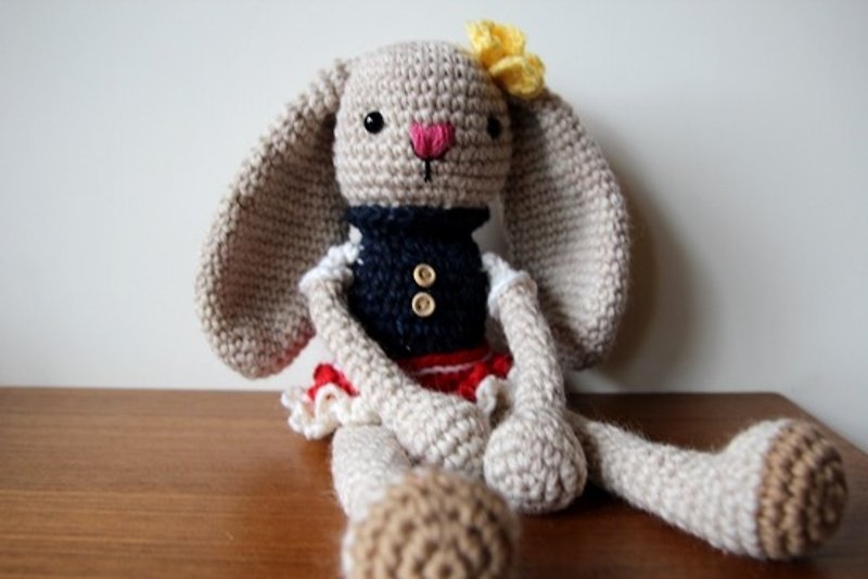 垂耳兔火紅短裙女孩, 高領毛衣, 毛線玩偶, 米色小兔 - 公仔模型 - 其他材質 多色