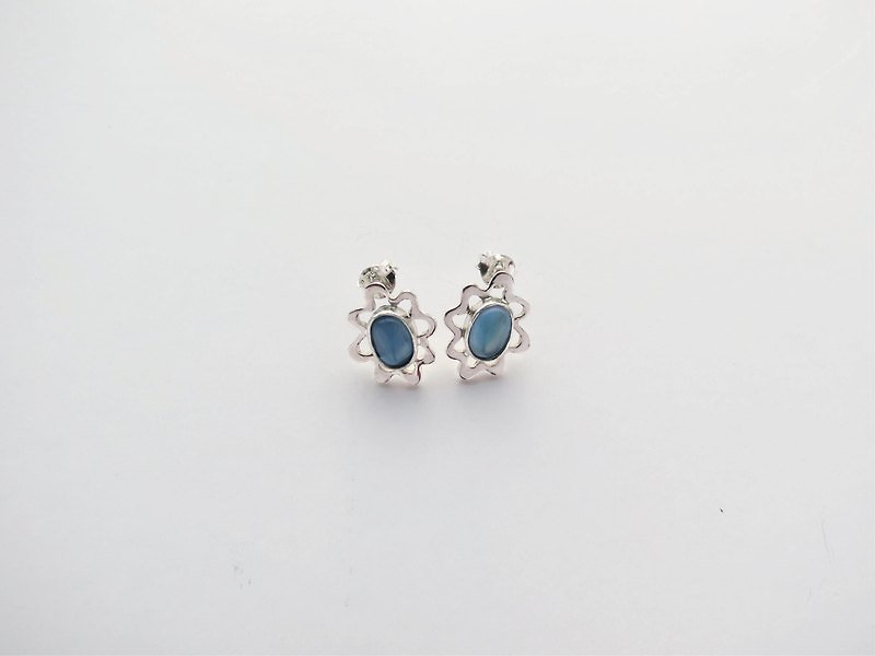 :: C% handmade jewelry :: blue flowers blue agate jewelry (earrings) - ต่างหู - เครื่องเพชรพลอย สีน้ำเงิน
