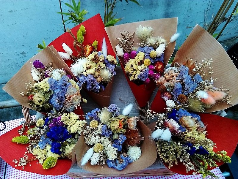 Dried small bouquet*exchange gifts*Valentine's Day*wedding*birthday gift - ตกแต่งต้นไม้ - พืช/ดอกไม้ 