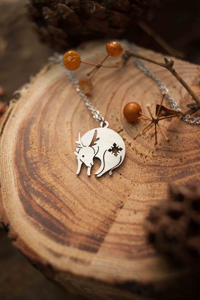 Black Joker - Forest of soul - Snow White Deer - Necklaces - Other Metals Silver