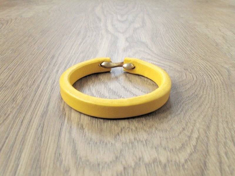 Simple wind hand-made leather bracelet (lemon yellow) - Bracelets - Genuine Leather Yellow