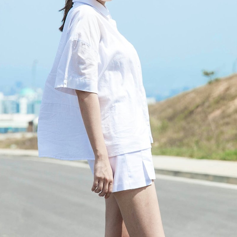 SUMI Concise wide sleeves off the shoulder white shirt _5SF302_ - เสื้อเชิ้ตผู้หญิง - ผ้าฝ้าย/ผ้าลินิน ขาว