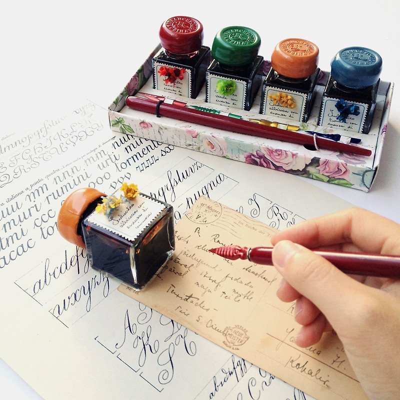 ROSE09 Romance Writing Set w/scented ink - Francesco Rubinato - Dip Pens - Wood Multicolor