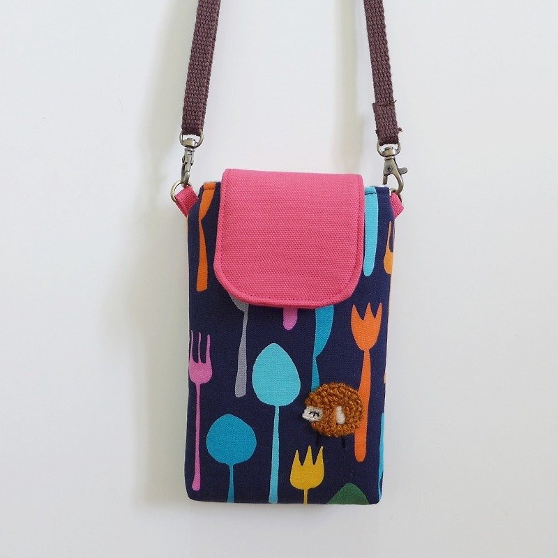 Embroidered sheep mobile phone bag - [Zhang Qingdi color tableware] (with strap) - Other - Other Materials 
