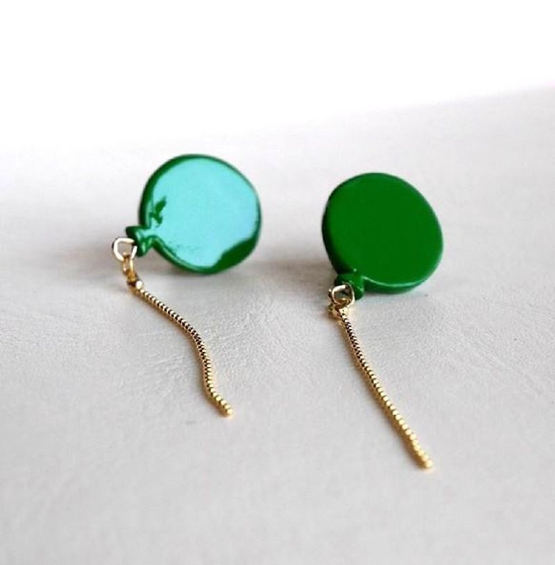 綠氣球 耳環 - 耳環/耳夾 - 塑膠 綠色