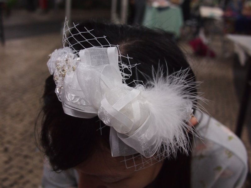 Western bride roses gauze pearl Rhinestone hair bands headband headdress hair accessories wedding gift - เครื่องประดับผม - เครื่องเพชรพลอย ขาว