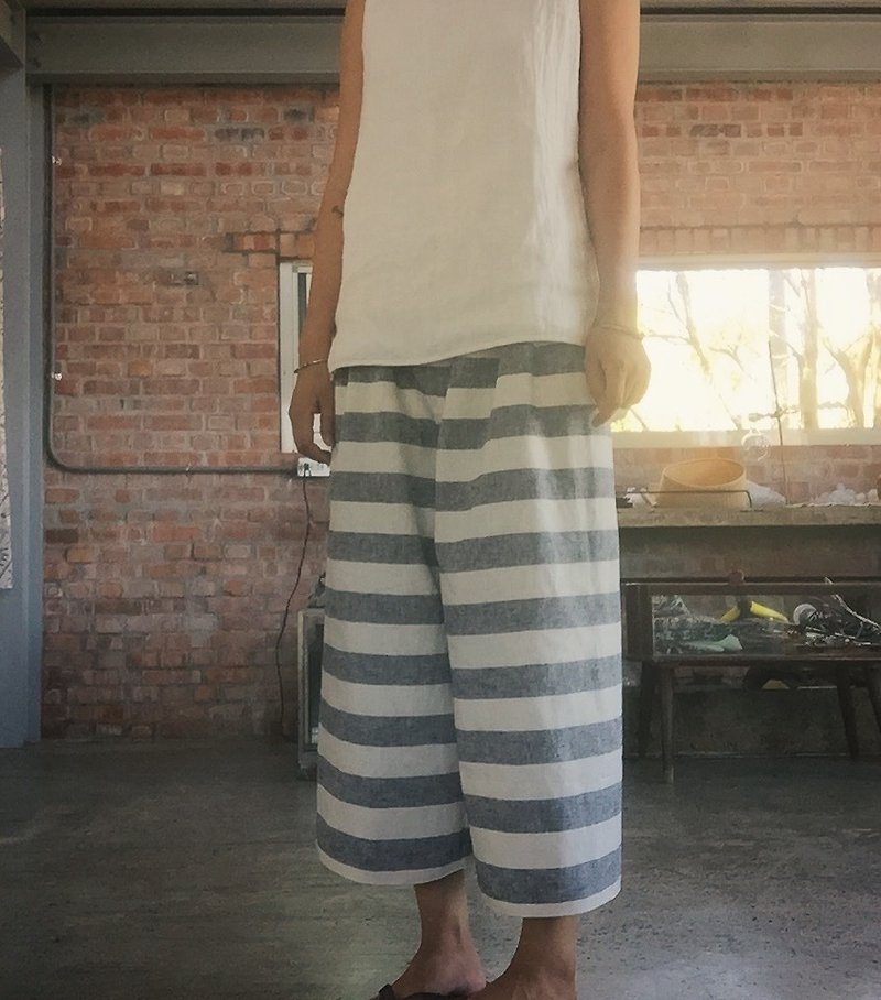 Only one! Natural hand-made clothes gray beige striped cotton material wide elastic tube nine comfortable wide pants - Women's Pants - Cotton & Hemp Gray