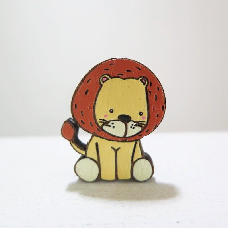 Wooden brooch lion - Brooches - Wood Yellow