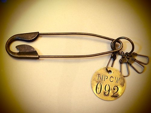 Pickers 古董設計 美國古銅牌Vintage tag 長別針鑰匙圈吊飾
