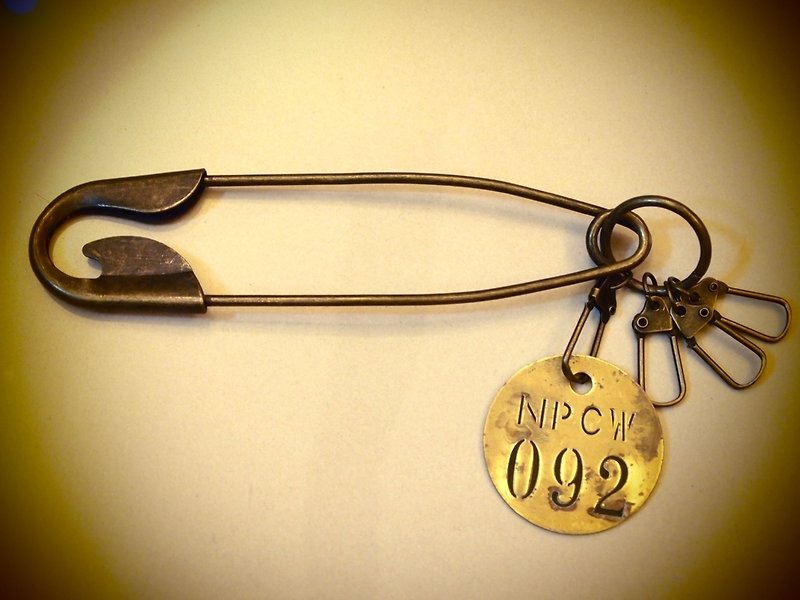 美國古銅牌Vintage tag 長別針鑰匙圈吊飾 - 鑰匙圈/鑰匙包 - 其他材質 金色