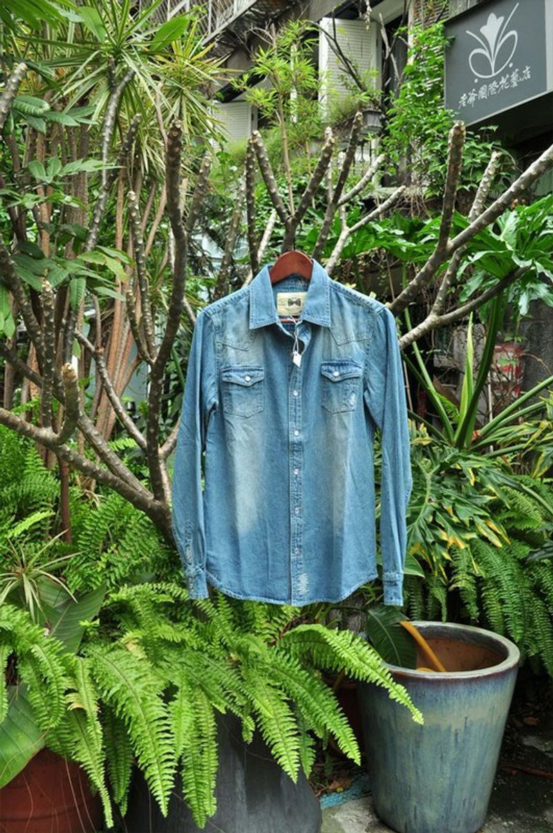 男朋友可以穿這麼帥嗎？自然不矯情牛仔襯衫 - Men's Shirts - Other Materials Blue