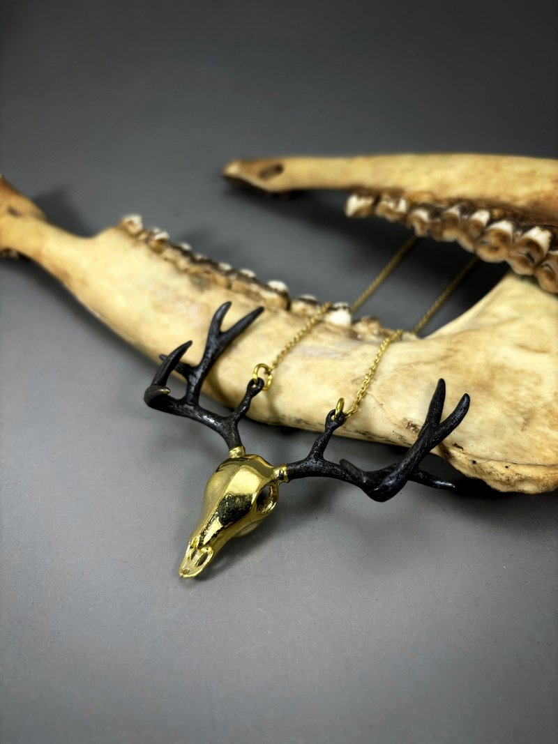 Golden Stag Deer Skull Pendant Necklace in Brass. Available in 4 Colourways. - 項鍊 - 其他金屬 